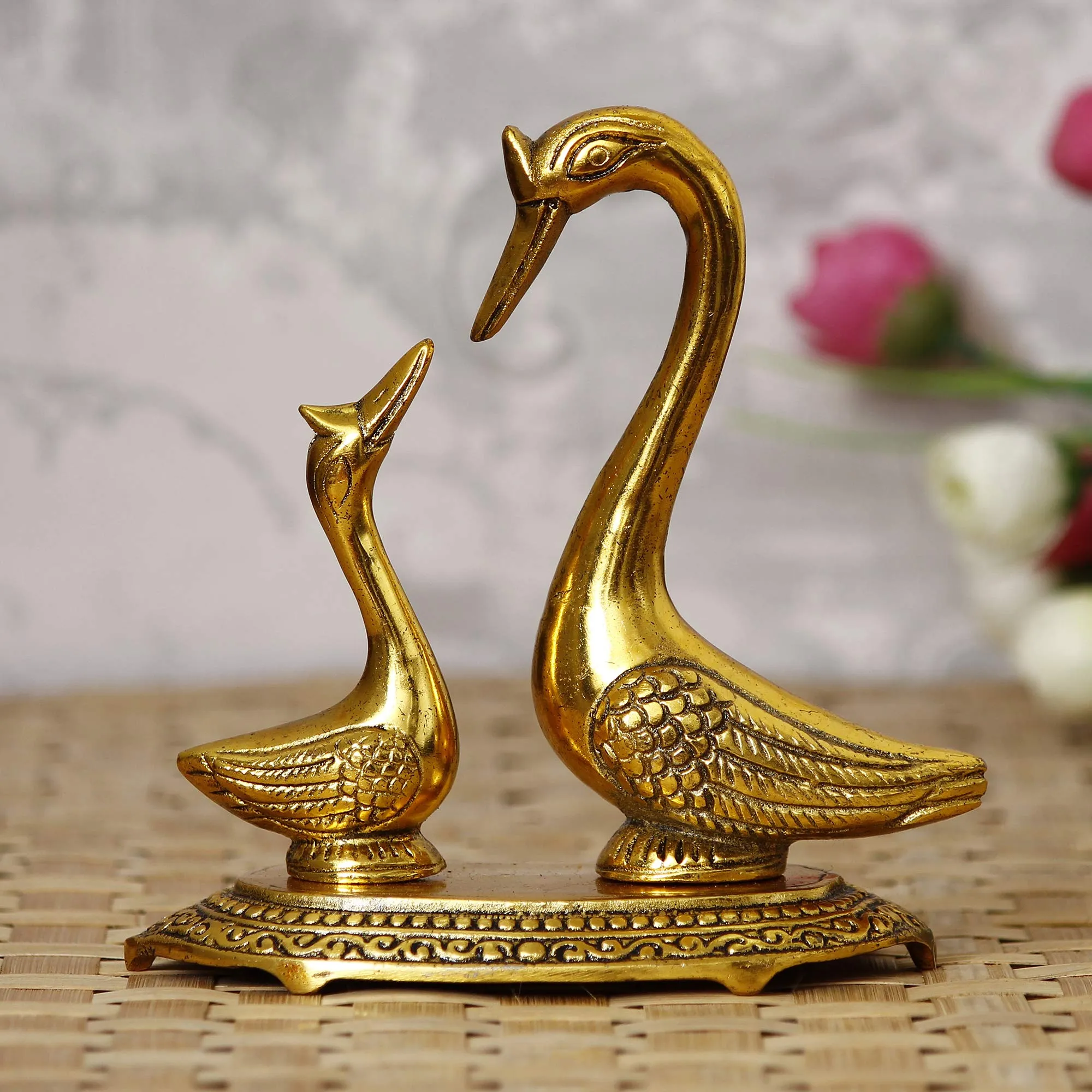 eCraftIndia Golden Metal Loving Swan Couple Showpieces, Love Birds Statues for Home Decor & Birthday, Anniversary, Valentine's Day Gift