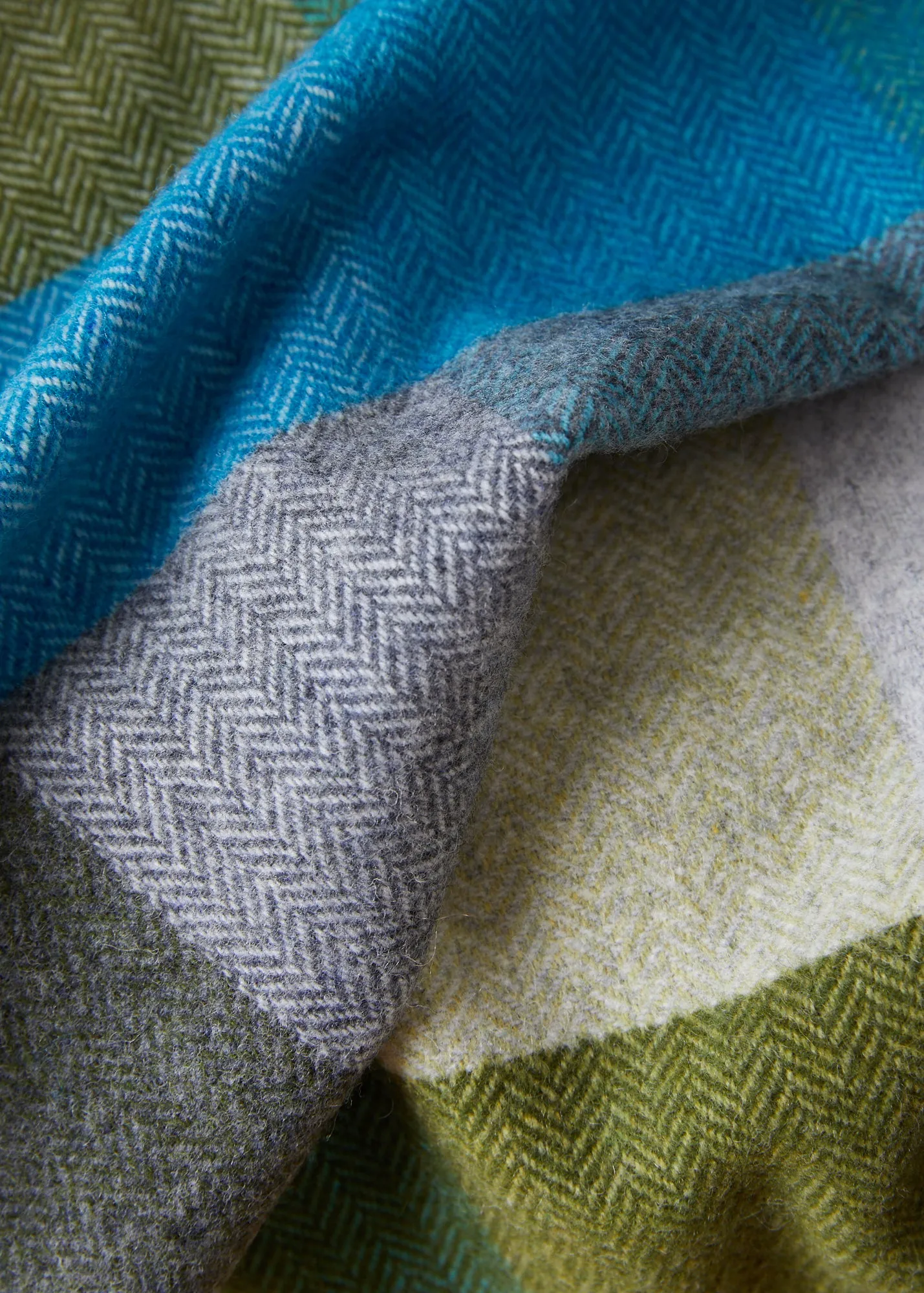 Foxford Neale Lambswool Comfort Throw