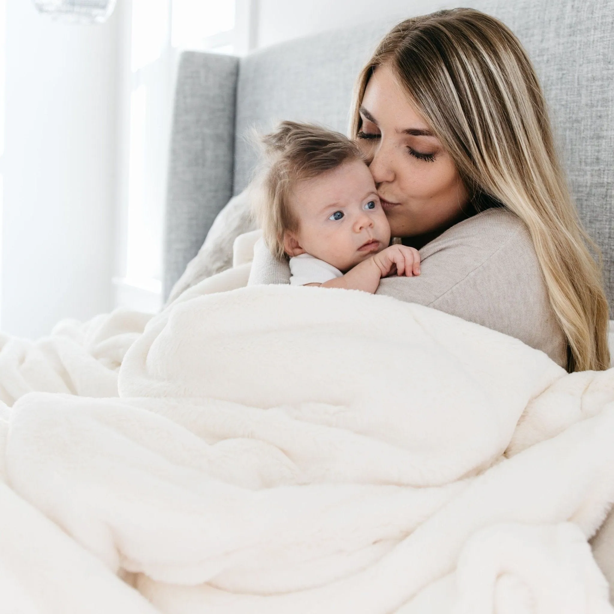 GRAND FAUX FUR QUEEN BLANKETS