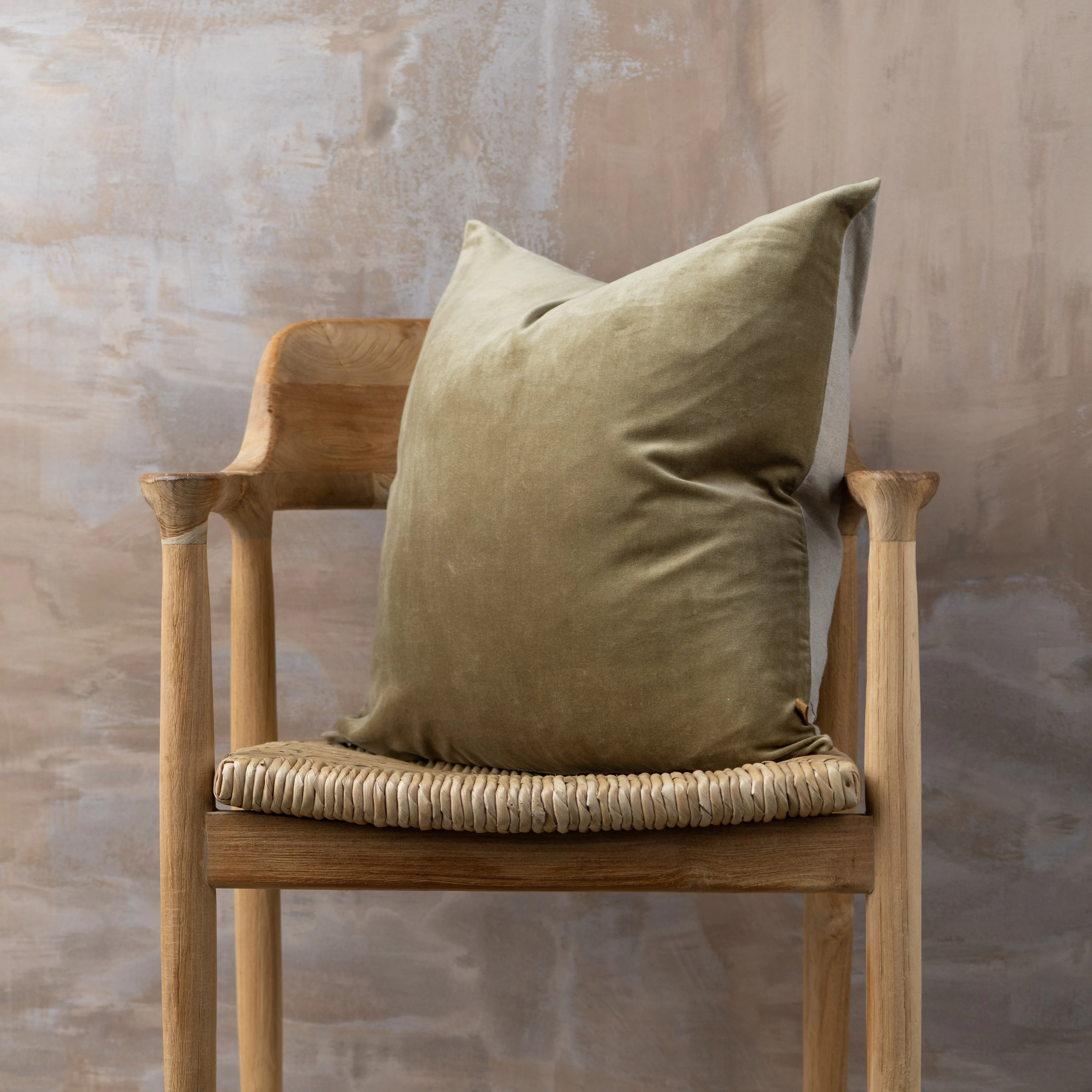 Linen/Velvet Cushion | Olive