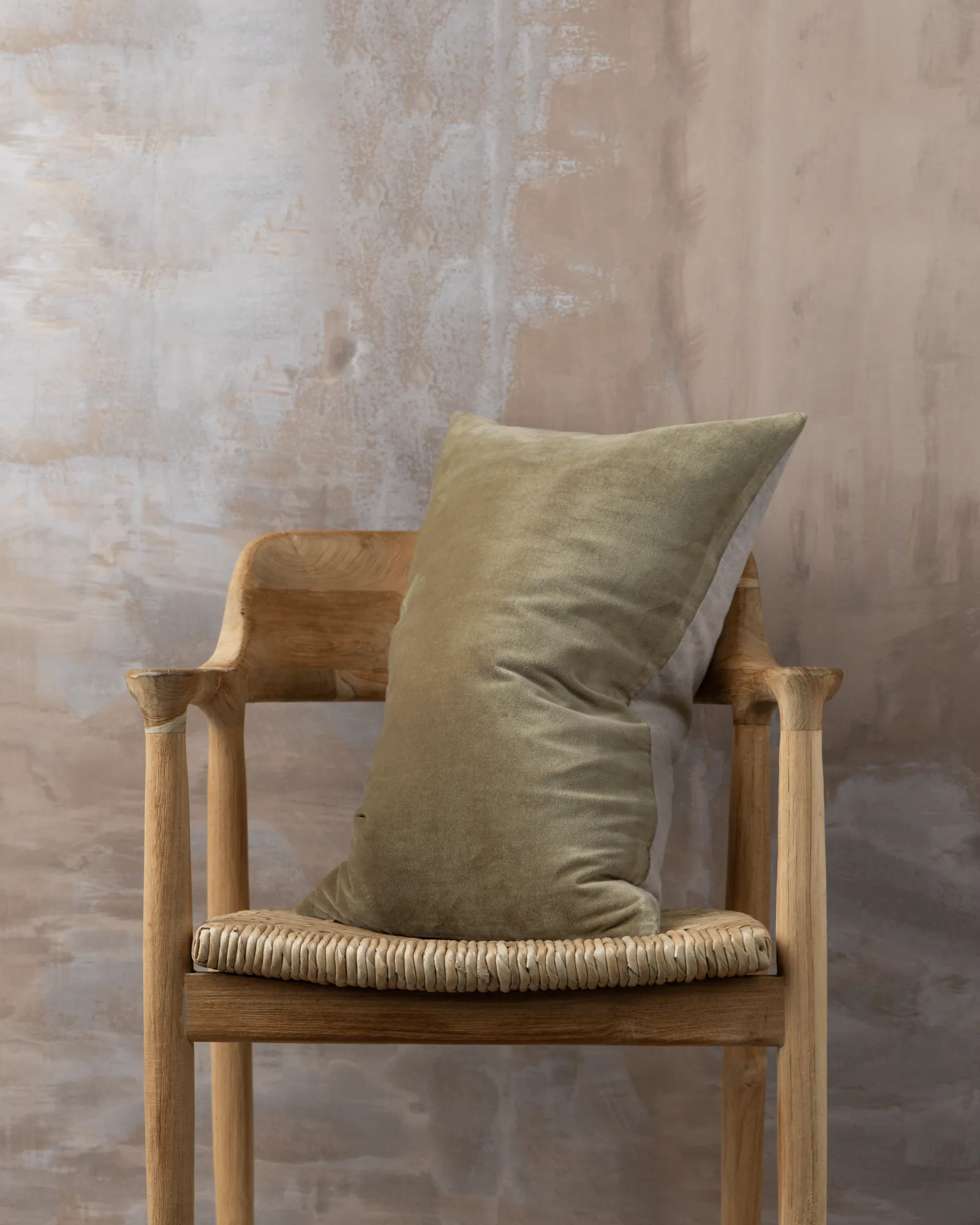 Linen/Velvet Cushion | Olive