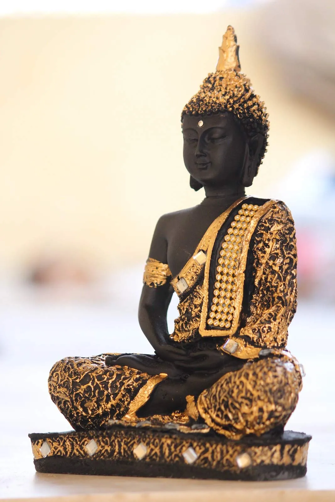 Mishtienterprises Plastic Gautam Buddha Statue, Standard, Black, 6.3 Inch