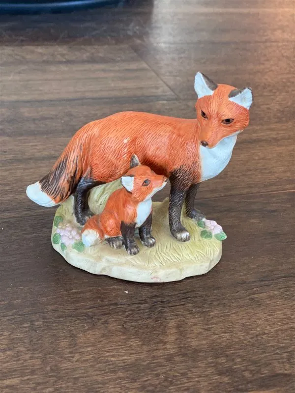 Vintage Homco Mother and baby fox figurine, Malaysa